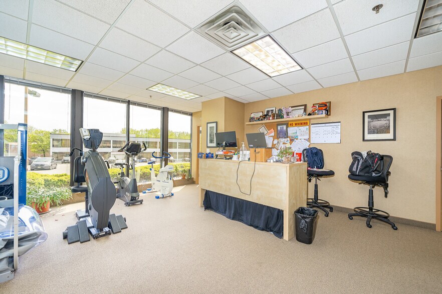 More Photos Of 2 Forest Ave, Paramus Medical For Lease