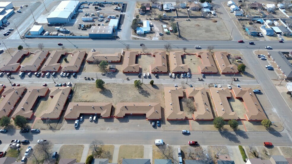 More Photos Of 1725 E 1st St, Dumas Multifamily For Sale