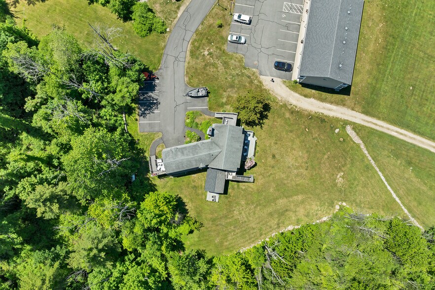 More Photos Of 280 S Main St, Wolfeboro Hotel For Sale