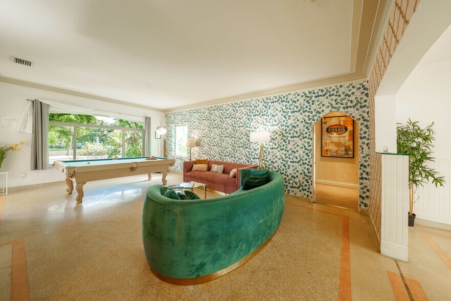 More Photos Of 701 Hollywood Blvd, Hollywood Apartments For Sale