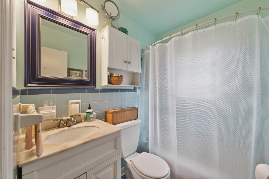 More Photos Of 827 Pinetree Dr, Decatur Apartments For Sale