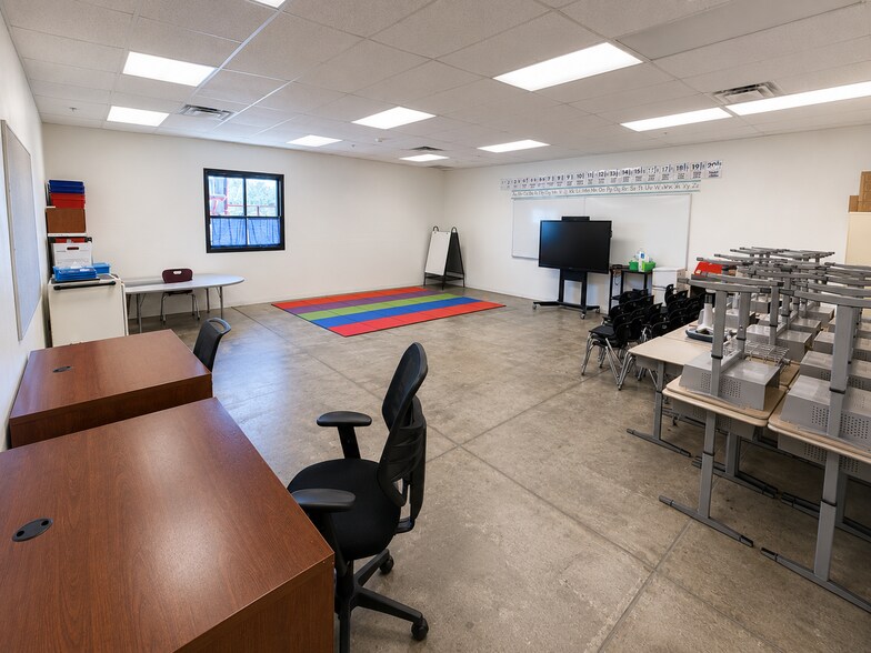 More Photos Of 1905 Mountain Rd NW, Albuquerque Schools For Lease