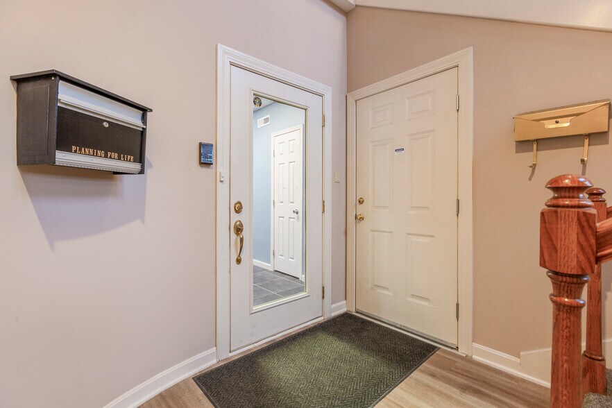 More Photos Of 3044 Breckenridge Ln, Louisville Office Residential For Sale