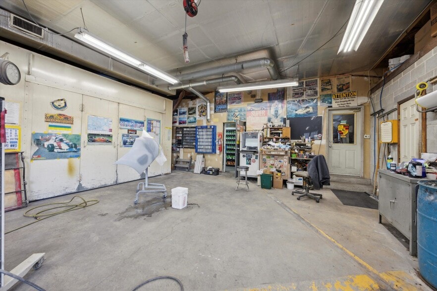 More Photos Of 100 Penn St, Lansdale Warehouse For Sale