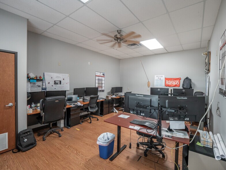 More Photos Of 13405 Immanuel Rd, Pflugerville Light Distribution For Lease