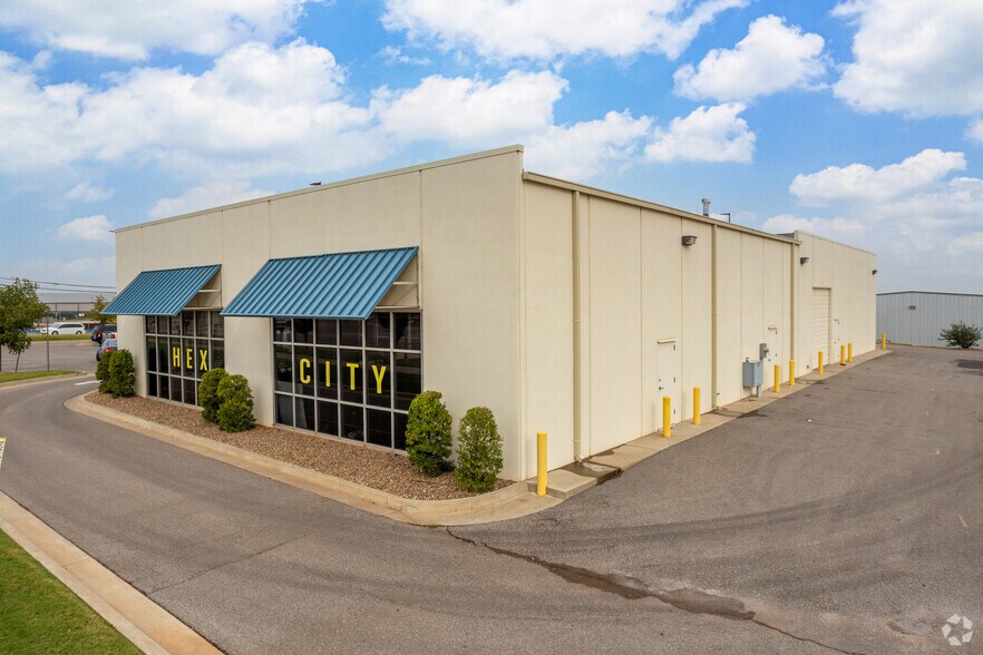 More Photos Of 7021 W Wilshire Blvd, Oklahoma City General Retail For Lease