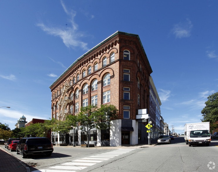 More Photos Of 74 Hammond St, Bangor Medical For Sale