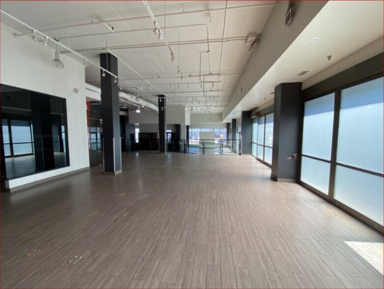 More Photos Of 100, 110, and 120 King St W, Hamilton Unknown For Lease