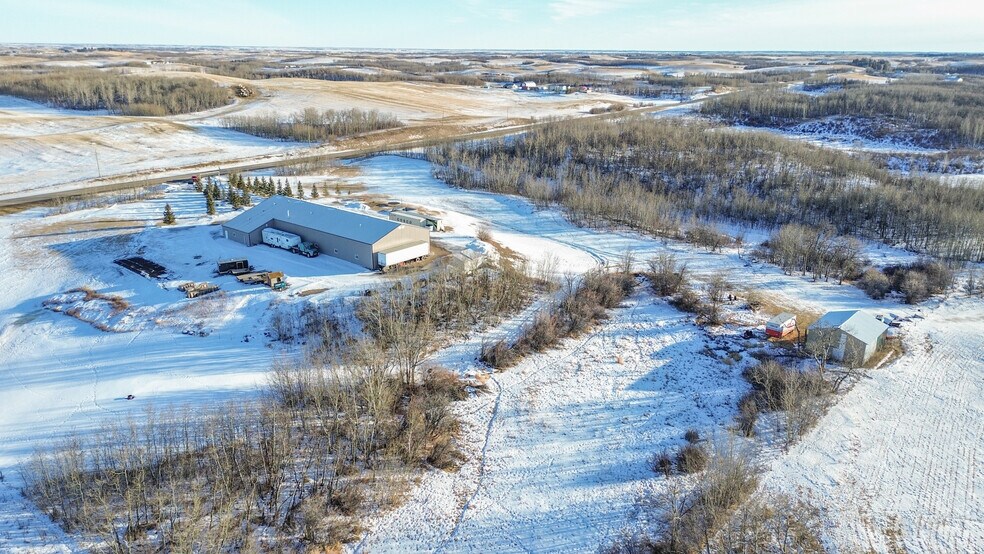 More Photos Of 40446 AB-56, Rochon Sands Service For Sale