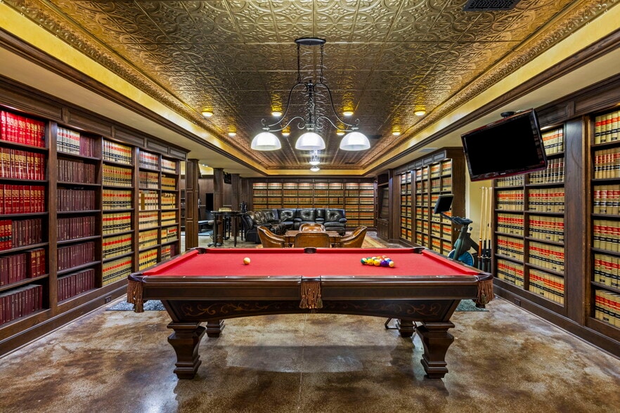 More Photos Of 4122 186th Blvd, Russell Specialty For Sale