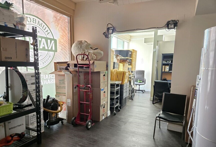 More Photos Of 14000 Ventura Blvd, Sherman Oaks Freestanding For Sale