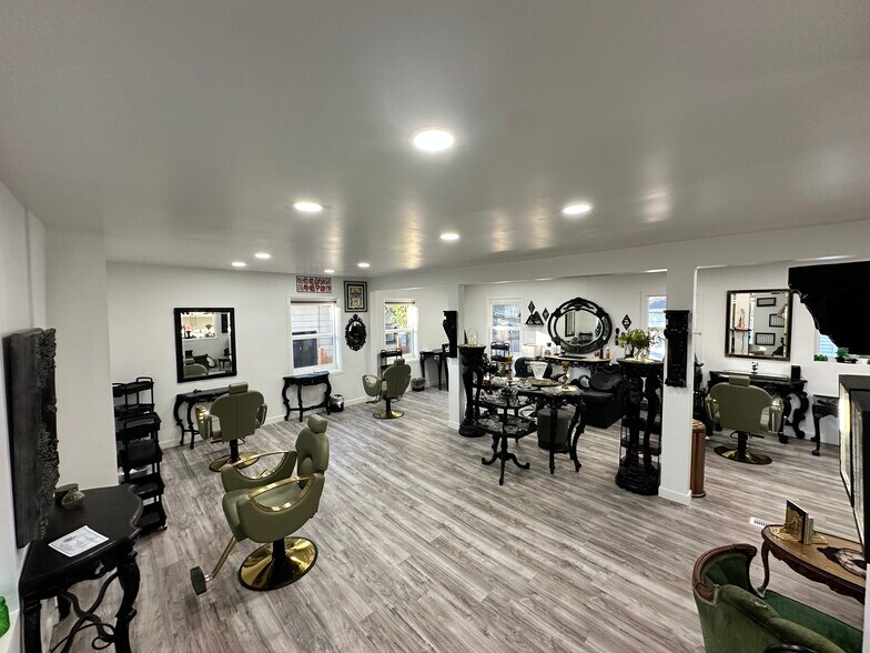 More Photos Of 3841 S Highland Dr, Salt Lake City Freestanding For Sale
