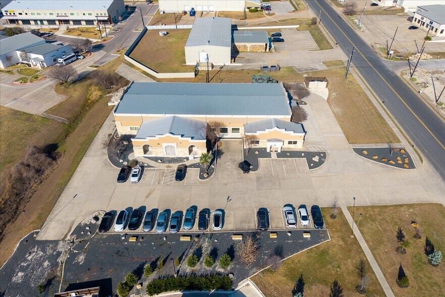 More Photos Of 13400 Immanuel Rd, Pflugerville Office For Sale