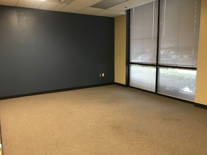 More Photos Of 21501-21517 84th Ave S, Kent Warehouse For Lease