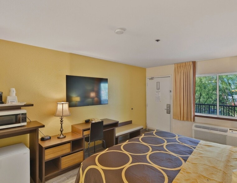 More Photos Of 81753 111 Hwy, Indio Hotel For Sale