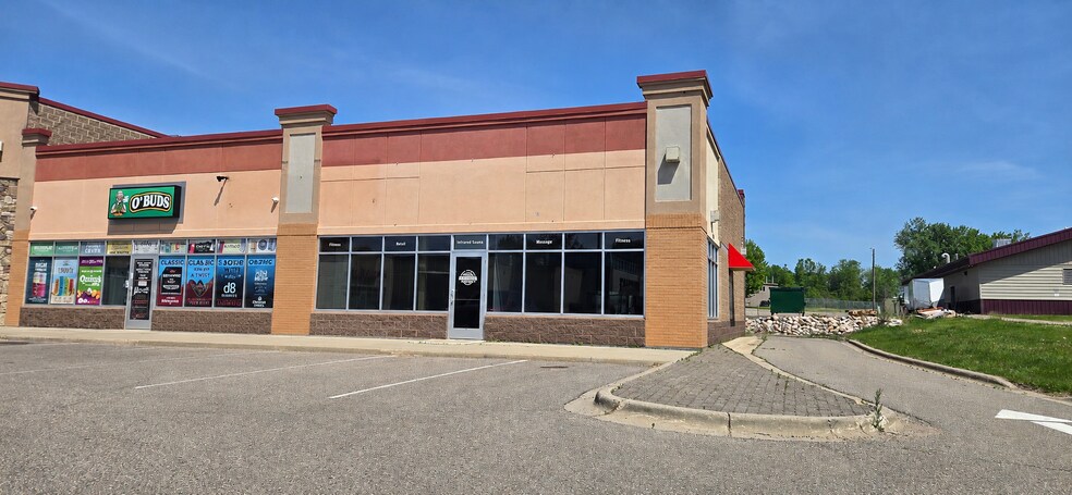 Primary Photo Of 700 Norway Dr, Annandale Freestanding For Lease