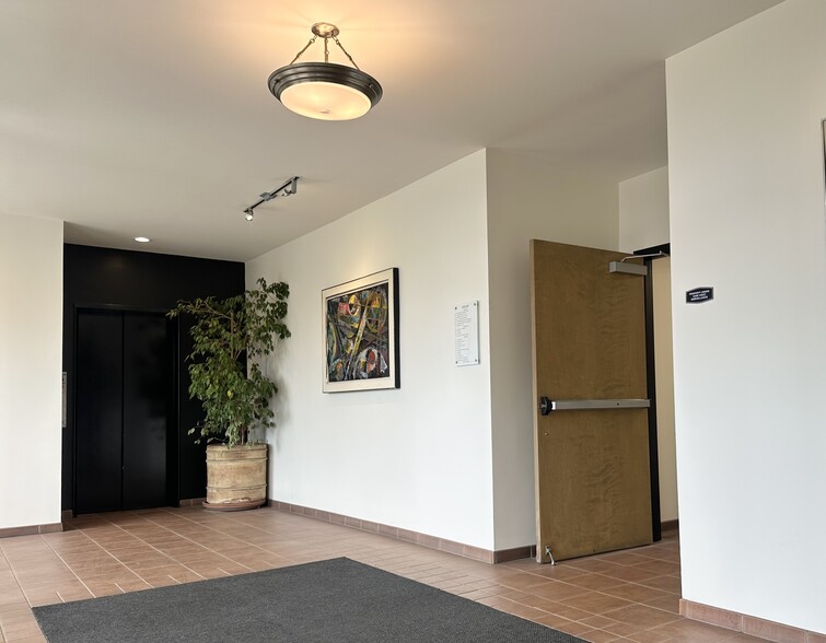 More Photos Of 601 S Brand Blvd, San Fernando Office For Lease