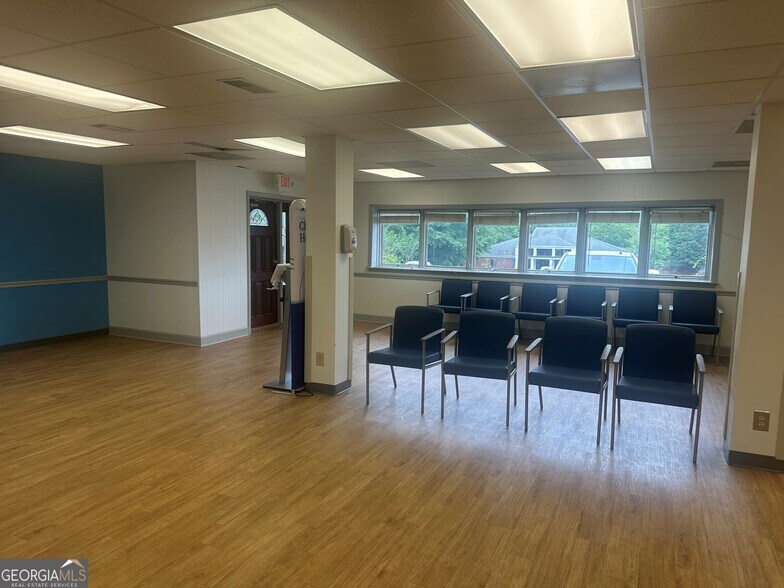 More Photos Of 670 S 8th St, Griffin Medical For Sale