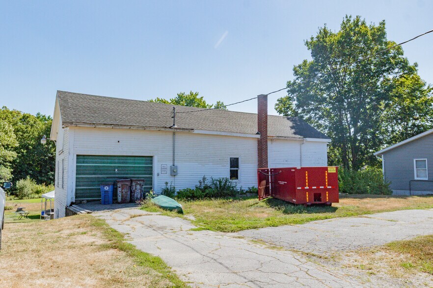 More Photos Of 10 Hardy Rd, Westbrook Freestanding For Sale