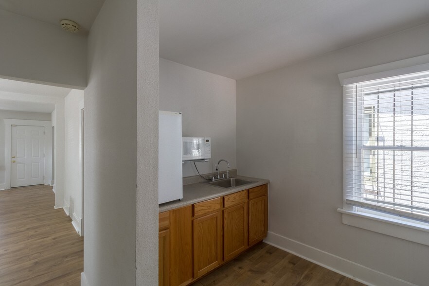 More Photos Of 2364 S Broadway, Denver Office Residential For Lease