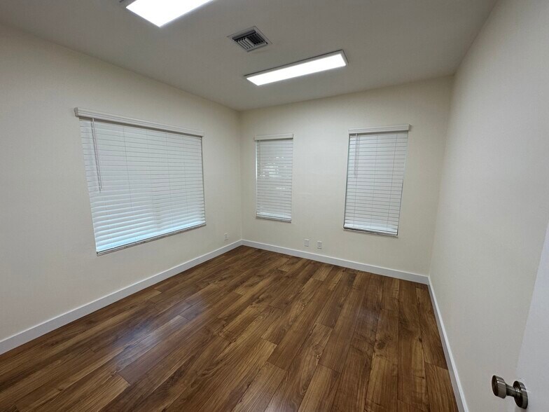 More Photos Of 1317 SE 4th Ave, Fort Lauderdale Office Residential For Sale