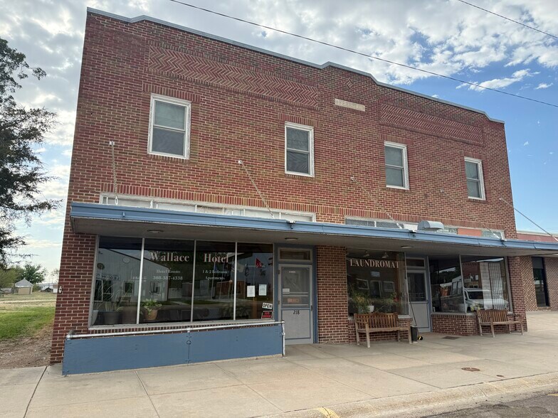 Primary Photo Of 218 Commercial Ave, Wallace Hotel For Sale