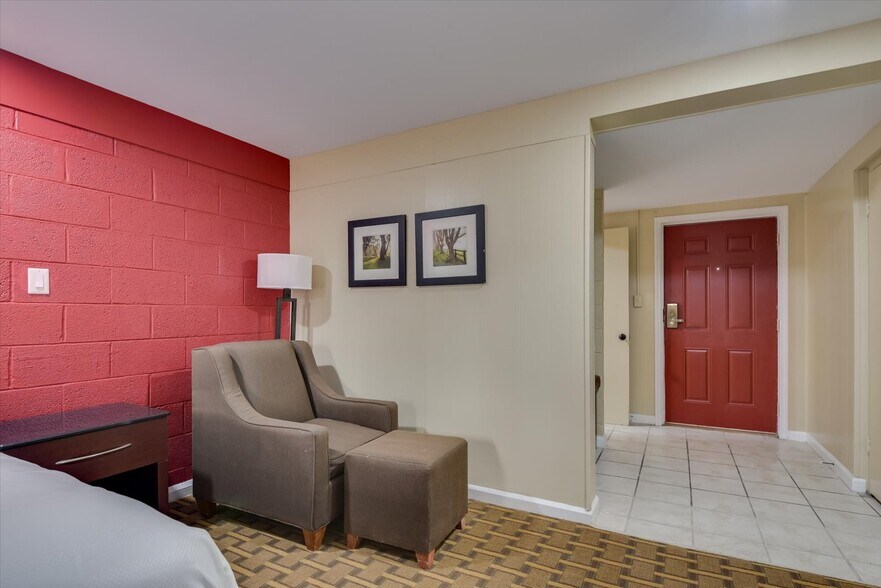 More Photos Of 4638 Jefferson Davis Hwy, North Augusta Hotel For Sale