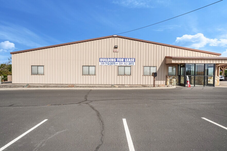 More Photos Of 3463 Double Springs Rd, Valley Springs Flex For Sale