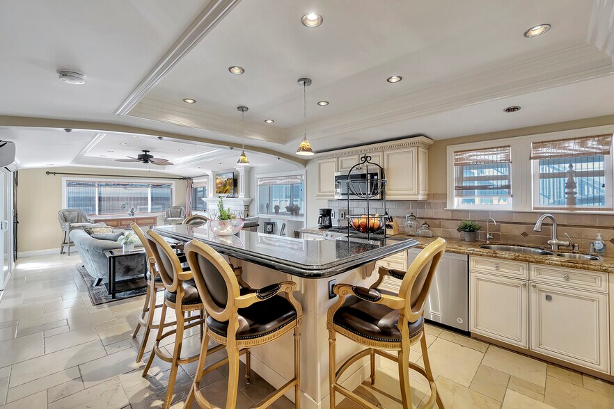 More Photos Of 150 Cress St, Laguna Beach Apartments For Sale