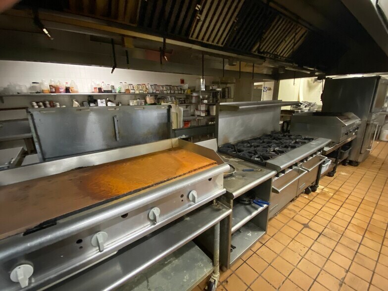 More Photos Of 901 Dual Hwy, Hagerstown Restaurant For Sale
