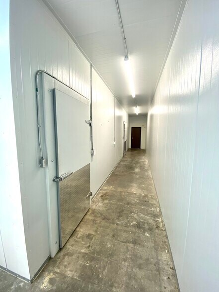 More Photos Of 11174-11178 Penrose St, Sun Valley Warehouse For Lease