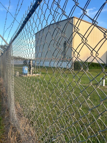 More Photos Of 4712 Old Tampa Hwy, Kissimmee Warehouse For Sale