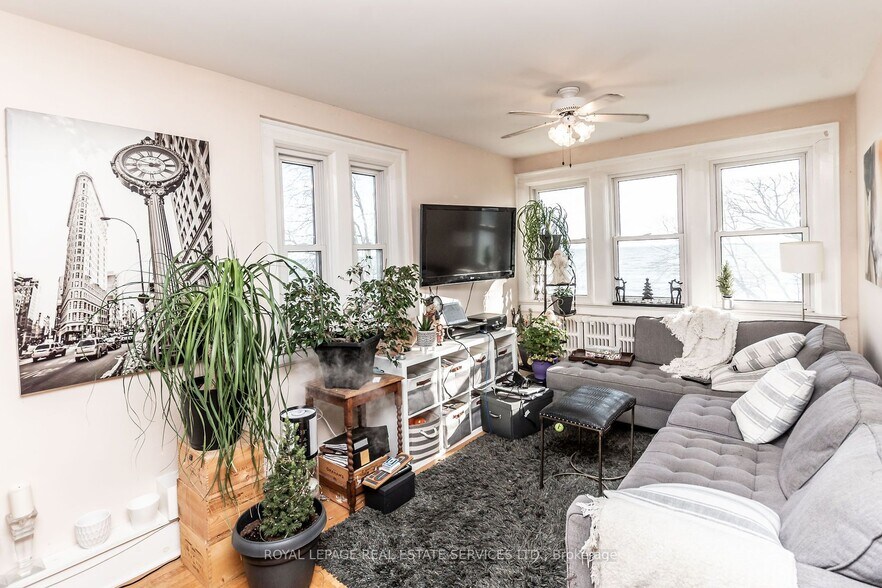 More Photos Of 2707 Lake Shore Blvd W, Toronto Apartments For Sale