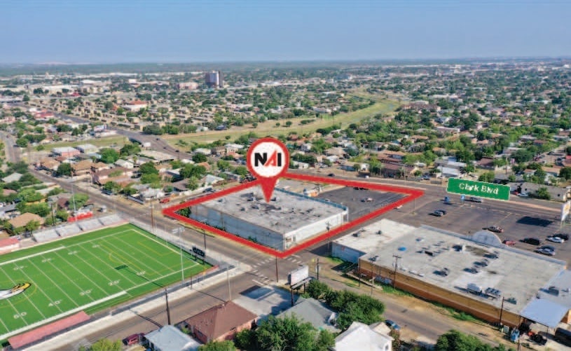 More Photos Of 201 E Clark Blvd, Laredo Storefront For Sale