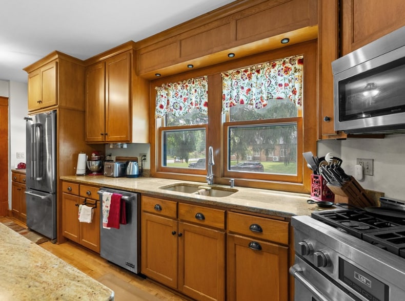 More Photos Of 908 Michigan St, Sturgeon Bay Hospitality For Sale