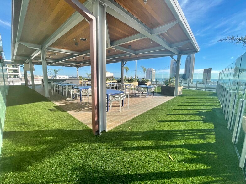 More Photos Of 807 N Upper Broadway St, Corpus Christi Office For Lease