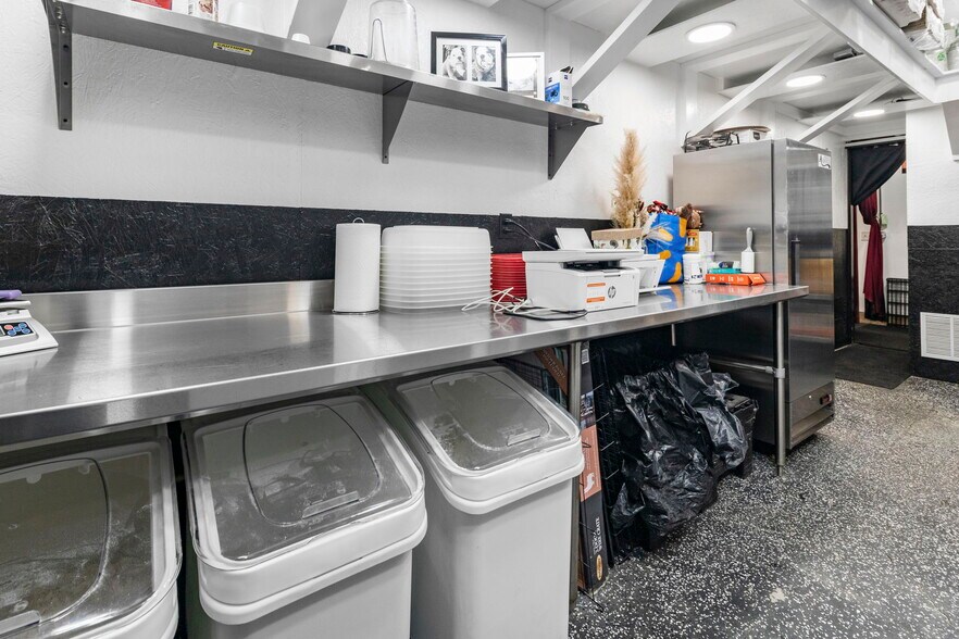 More Photos Of 18 Mckabe Rd, Colton Storefront Retail Residential For Sale