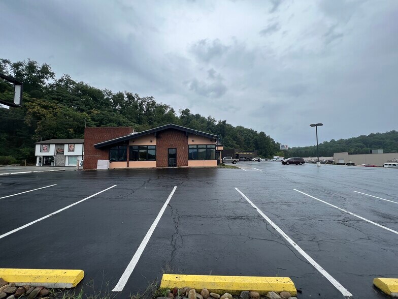 More Photos Of 5185 State Route 30, Greensburg Restaurant For Lease