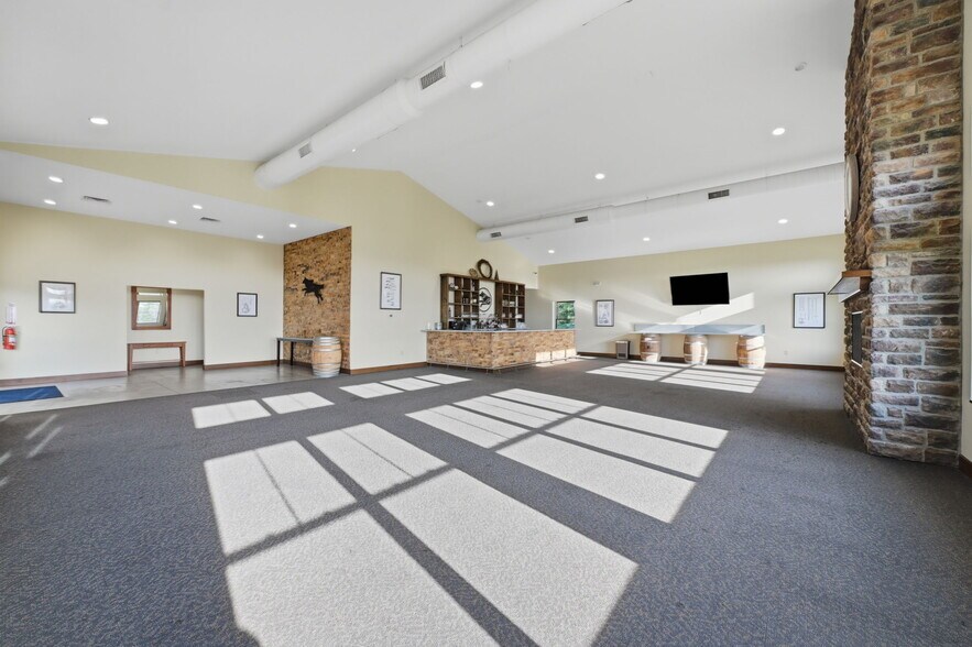 More Photos Of 2637 S Cleveland Massillon Rd, Barberton Winery Vineyard For Sale