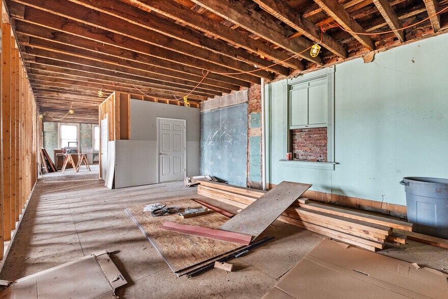 More Photos Of 215 S Main St, Blackstone Storefront For Sale