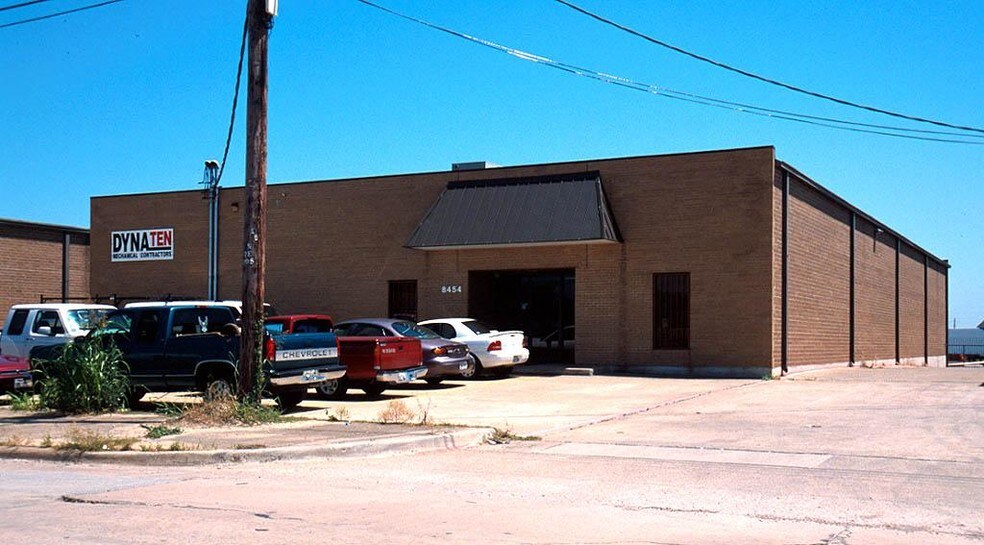Primary Photo Of 8454 Endicott Ln, Dallas Distribution For Lease
