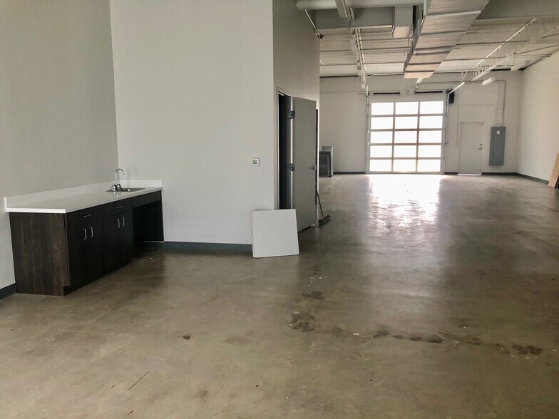 More Photos Of 2529 Weisenberger St, Fort Worth General Retail For Sale