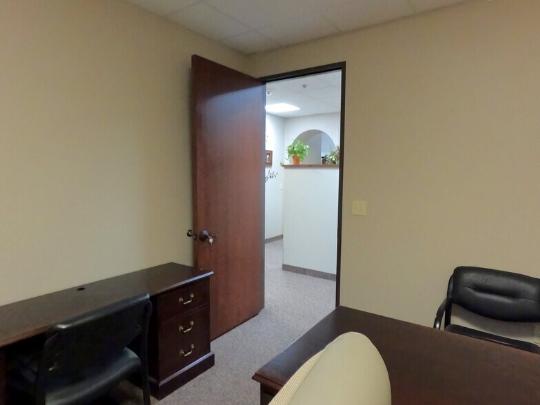 More Photos Of 6570 Naaman Forest Blvd, Garland Medical For Sale