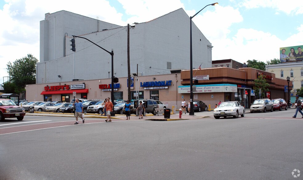 More Photos Of 4700 Bergenline Ave, Union City Freestanding For Lease