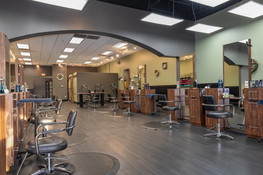 More Photos Of 105 Krispy Kreme Dr, Bloomington Storefront For Sale