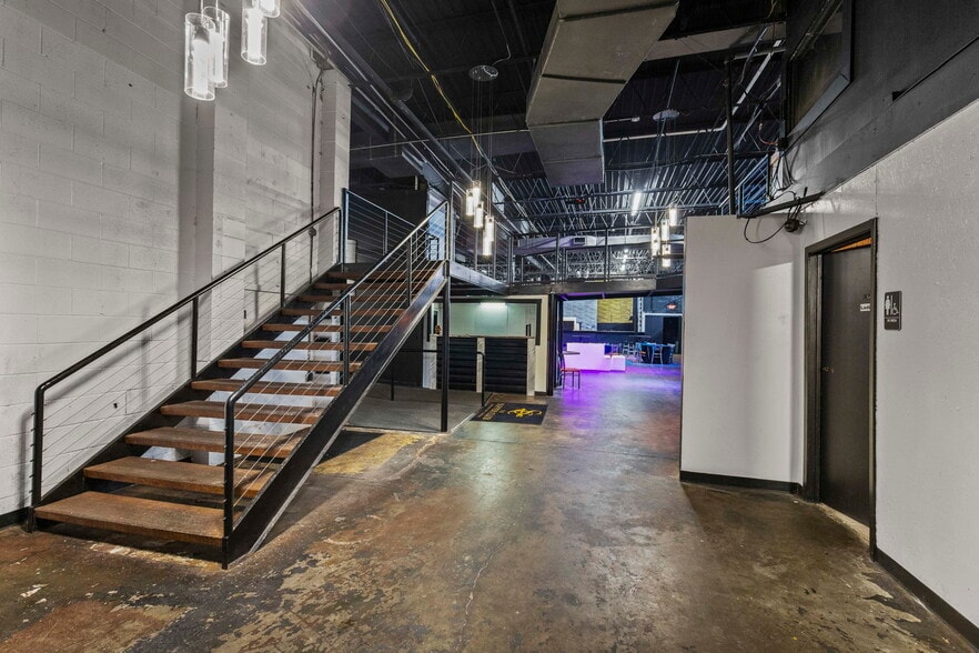 More Photos Of 110 E South St, Jackson Bar For Sale