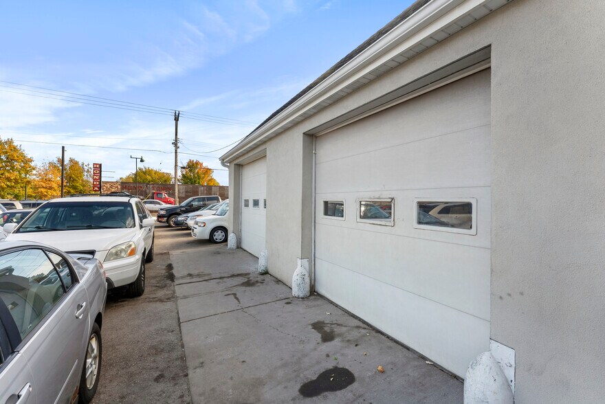More Photos Of 4201 E Lake St, Minneapolis Auto Dealership For Sale