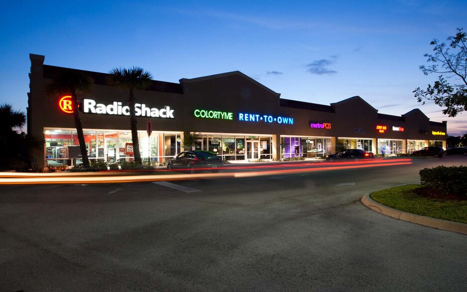 More Photos Of 10921-10941 S US 1 Hwy, Port Saint Lucie Storefront For Lease