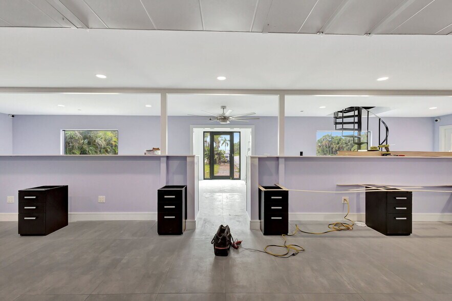 More Photos Of 7030 N Haverhill Rd, Riviera Beach Warehouse For Sale