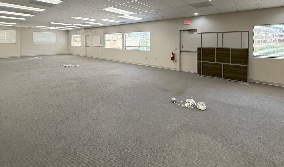 More Photos Of 180 W Magee Rd, Tucson Medical For Lease